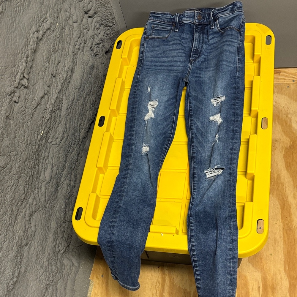 Abercrombie & Fitch Ripped Skinny Jeans - Dark Blue Wash